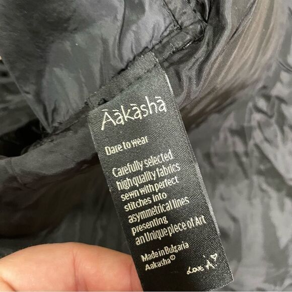 Aakasha Asymmetric Quilted Black Hooded Poncho Waterproof Windproof Shawl A07521 - Picture 7 of 8